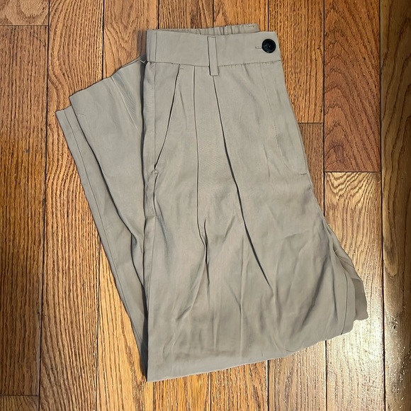 H&M khaki trouser - Picture 1 of 3